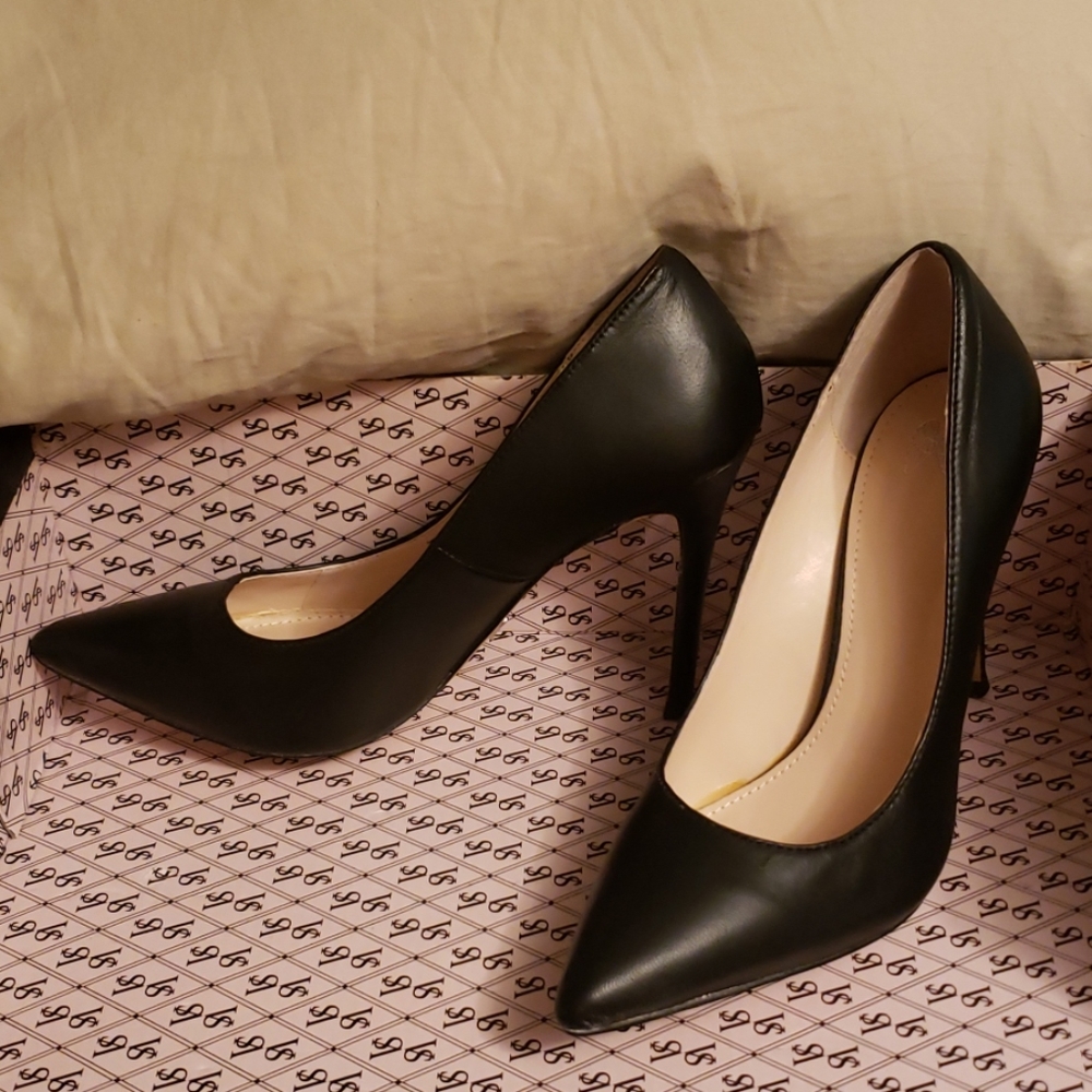 Victoria Secret  4" Leather Point Toe Stilettos